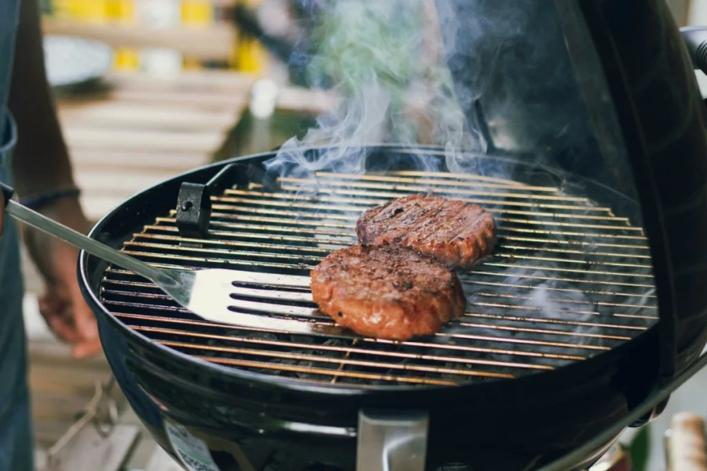 Grill with 2 burgers