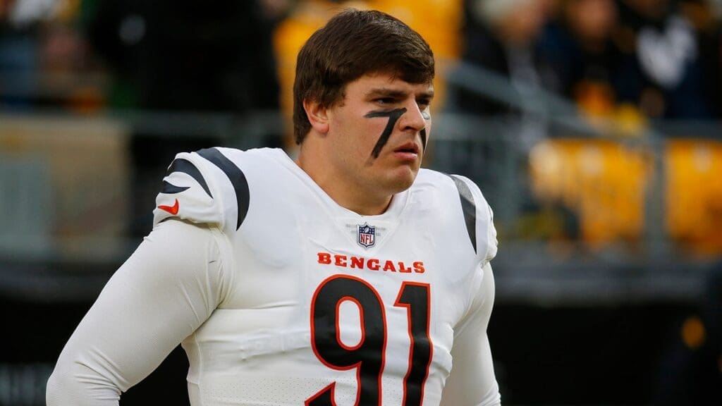 Bengals star Trey Hendrickson ends holdout amid ongoing contract dispute Bengals star Trey Hendrickson ends holdout amid ongoing contract dispute