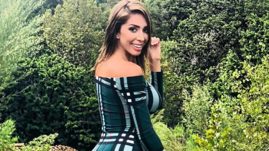 Former ’16 & Pregnant’ Star Farrah Abraham’s Barely-There Beach Look Has Fans Staring at What’s Hanging Out teen-mom-star farrah bikini pics