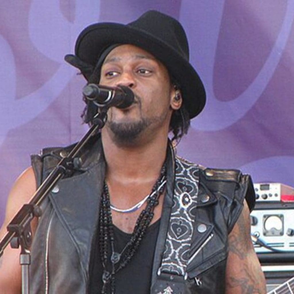 D’Angelo, A Neo-Soul Genius Who Reignited a Genre, Dies at 51 of Pancreatic Cancer Singer D