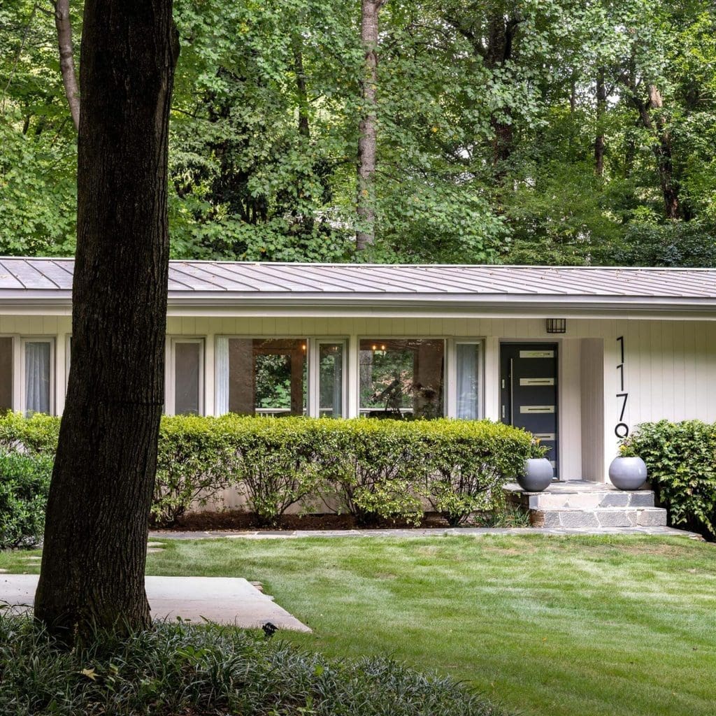 Mid-Century Modern Masterpiece in the Morris Brandon Elementary School District Mid-Century Modern Masterpiece in the Morris Brandon Elementary School District