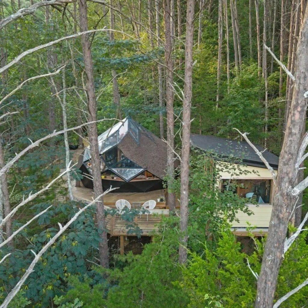 Georgia Compound Dotted With Dome Home, Tiny Houses, and ‘Buried Bus’ Storm Shelter Hits the Market for $429K Georgia Compound Dotted With Dome Home, Tiny Houses, and ‘Buried Bus’ Storm Shelter Hits the Market for $429K